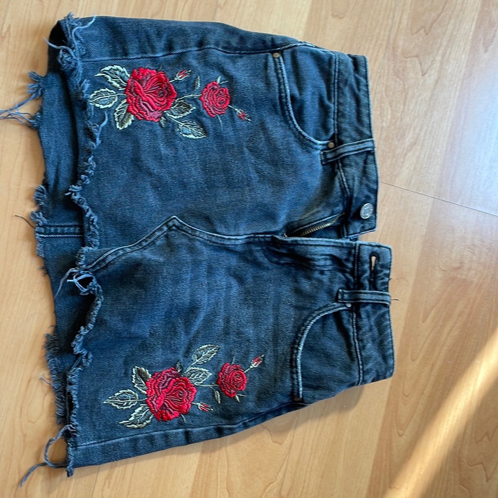 Black PacSun skirt